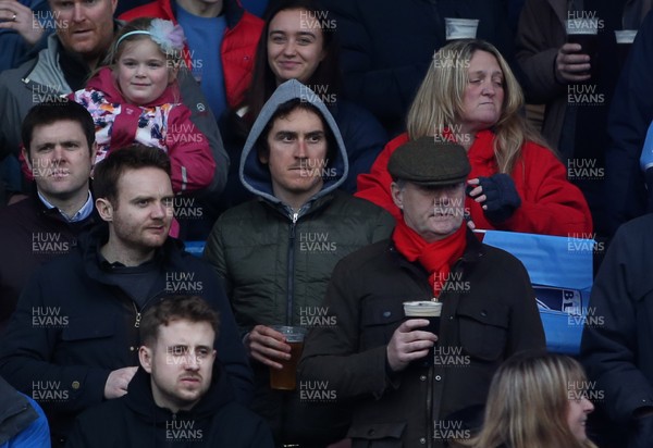 261219 - Cardiff Blues v Dragons - Guinness PRO14 - Geraint Thomas watches the game from the terrace
