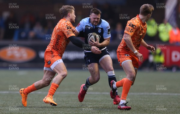 261219 - Cardiff Blues v Dragons - Guinness PRO14 - Owen Lane of Cardiff Blues is tackled by Tyler Morgan of Dragons