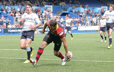 290815 - Cardiff Blues v Newport Gwent Dragons - Preseason friendly - Charlie Davies of Dragons scores a try