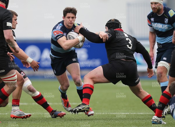 010315 - Cardiff Blues v Edinburgh Rugby, Guinness PRO12 -Cardiff Blues Lloyd Williams takes on Edinburgh's WP Nel