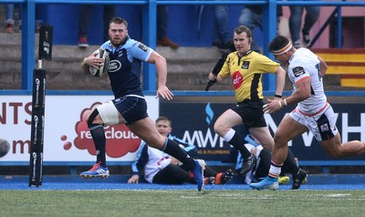 051019 - Cardiff Blues v Edinburgh Rugby - Guinness PRO14 - Owen Lane of Cardiff Blues runs in to score a try