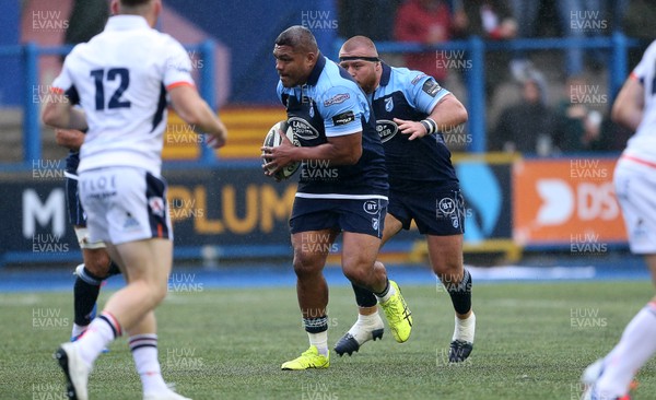 051019 - Cardiff Blues v Edinburgh Rugby - Guinness PRO14 - Nick Williams of Cardiff Blues carries the ball