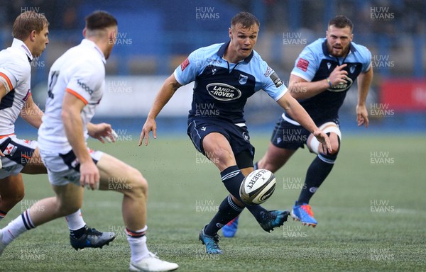 051019 - Cardiff Blues v Edinburgh Rugby - Guinness PRO14 - Jarrod Evans of Cardiff Blues tries to chip the ball over