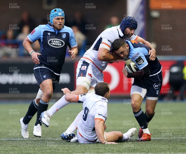051019 - Cardiff Blues v Edinburgh Rugby - Guinness PRO14 - Aled Summerhill of Cardiff Blues is tackled by Nic Groom and Fraser McKenzie of Edinburgh