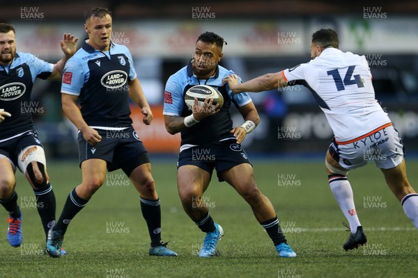 051019 - Cardiff Blues v Edinburgh Rugby - Guinness PRO14 - Willis Halaholo of Cardiff Blues is tackled by Jamie Farndale of Edinburgh