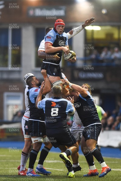 051019 - Cardiff Blues v Edinburgh Rugby - Guinness PRO14 - Seb Davies of Cardiff Blues  wins line out ball