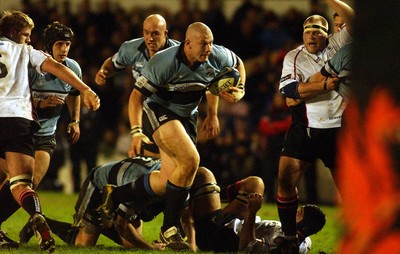 280105 - Cardiff Blues v Edinburgh - Celtic League - Blues John Yapp finds a way through