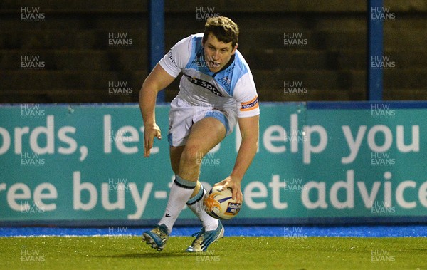 150214 - Cardiff Blues v Glasgow - RaboDirect PRO12 -Mark Bennett of Glasgow scores try