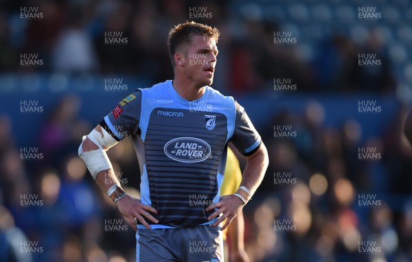 211018 - Cardiff Blues v Glasgow Warriors - European Rugby Champions Cup - Gareth Anscombe of Cardiff Blues looks dejected