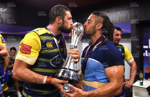 110518 - Cardiff Blues v Gloucester - European Rugby Challenge Cup Final - Josh Turnbull and Josh Navidi Cardiff Blues celebrate in the dressing room