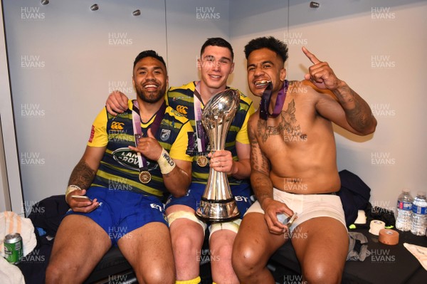 110518 - Cardiff Blues v Gloucester - European Rugby Challenge Cup Final - Willis Halaholo , Seb Davies and Rey Lee-Lo of Cardiff Blues celebrate in the dressing room
