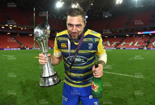 110518 - Cardiff Blues v Gloucester - European Rugby Challenge Cup Final - Josh Turnbull of Cardiff Blues celebrates