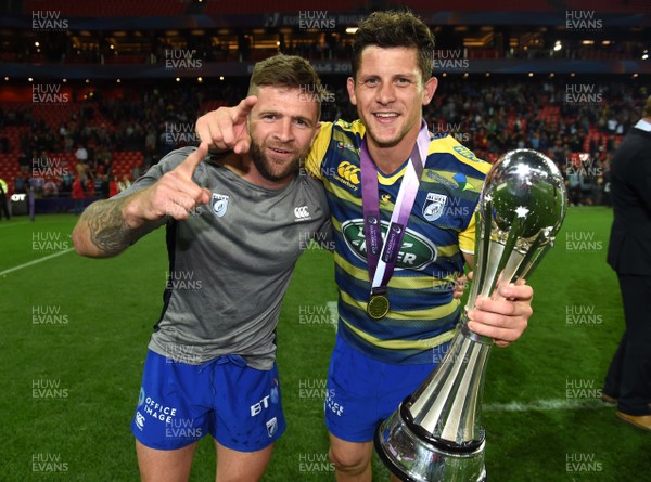 110518 - Cardiff Blues v Gloucester - European Rugby Challenge Cup Final - Lewis Jones and Lloyd Evans celebrate