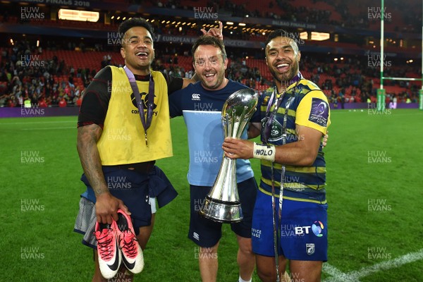 110518 - Cardiff Blues v Gloucester - European Rugby Challenge Cup Final - Rey Lee-Lo Matt Sherratt and Willis Halaholo of Cardiff Blues celebrate