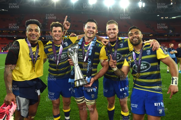 110518 - Cardiff Blues v Gloucester - European Rugby Challenge Cup Final - Rey Lee-Lo, Lloyd Williams, Ellis Jenkins, Gareth Anscombe and Willis Halaholo of Cardiff Blues celebrate