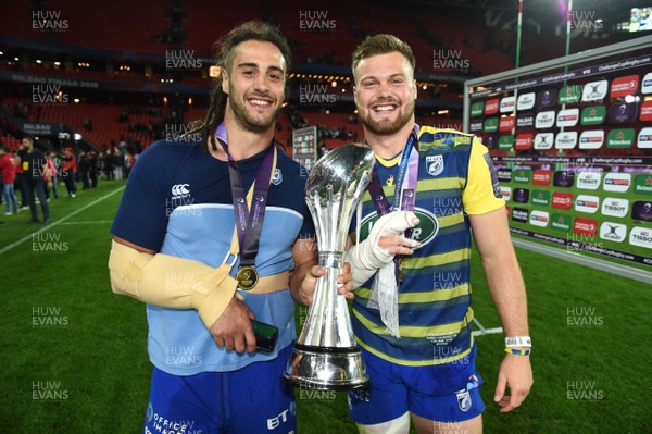 110518 - Cardiff Blues v Gloucester - European Rugby Challenge Cup Final - Josh Navidi and Owen Lane of Cardiff Blues celebrate