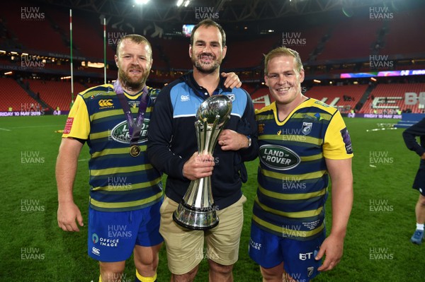 110518 - Cardiff Blues v Gloucester - European Rugby Challenge Cup Final - Scott Andrews, George Earle and Rhys Gill