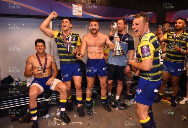 110518 - Cardiff Blues v Gloucester - European Rugby Challenge Cup Final - Lloyd Williams, Tomos Williams, Lewis Jones, Richie Rees and Jarrod Evans of Cardiff Blues celebrate in the dressing room