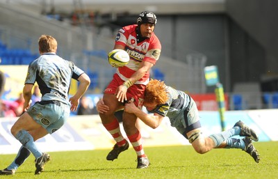 14.03.10 - LV= Cup Rugby, Cardiff Blues v Gloucester Rugby Gloucester's Akapusi Qera looks for support as Blues' Paul Tito tackles 