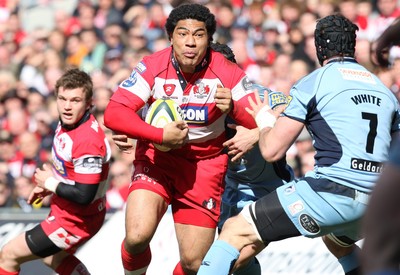 14.03.10 ... Cardiff Blues v Gloucester, LV= Cup Semi Final -  Gloucester's Lesley Vainikolo takes on Blues' Ben White  