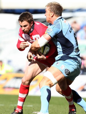 14.03.10 ... Cardiff Blues v Gloucester, LV= Cup Semi Final -  Gloucester's Nicky Robinson is held by Blues' Andy Powell  