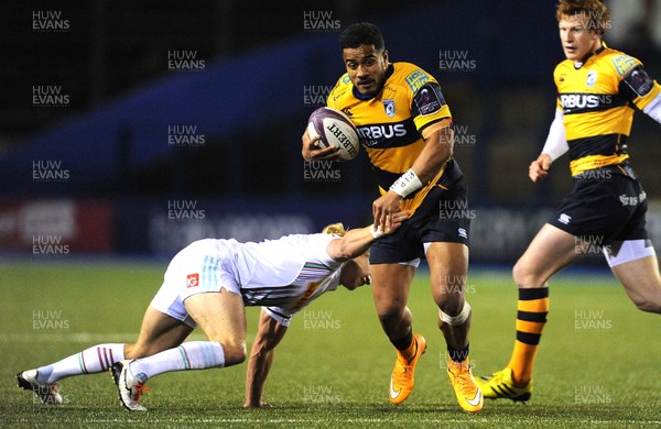 191115 - Cardiff Blues v Harlequins - European Rugby Challenge Cup -Rey Lee-Lo of Cardiff Blues is tackled by Matt Hopper of Harlequins