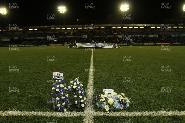 191115 - Cardiff Blues v Harlequins - European Rugby Challenge CupCardiff Blues pay their respect to Jonah Lomu