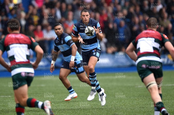 110818 - Cardiff Blues v Leicester Tigers - Preseason Friendly - Steven Shingler of Cardiff Blues takes a pass