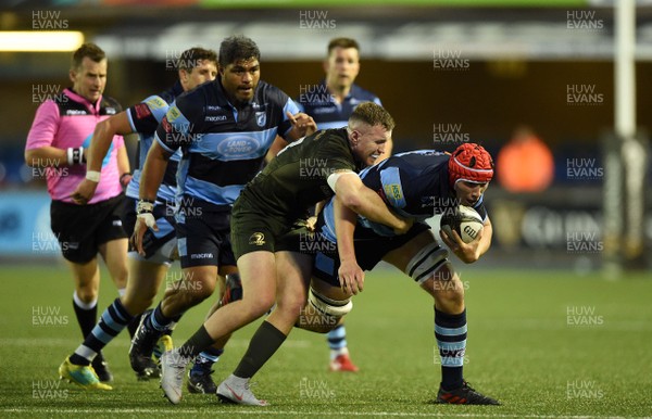 310818 - Cardiff Blues v Leinster - Guinness PRO14 - Seb Davies of Cardiff Blues is tackled by Rory O’Loughlin of Leinster