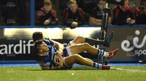 310818 - Cardiff Blues v Leinster - Guinness PRO14 - Jason Harries of Cardiff Blues scores try