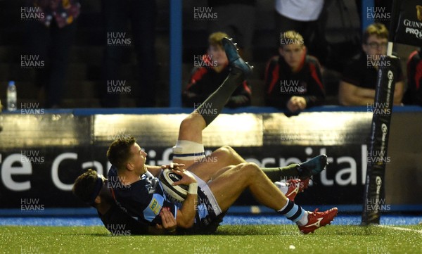 310818 - Cardiff Blues v Leinster - Guinness PRO14 - Jason Harries of Cardiff Blues scores try
