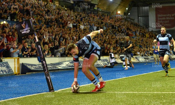 310818 - Cardiff Blues v Leinster - Guinness PRO14 - Jason Harries of Cardiff Blues scores his second try