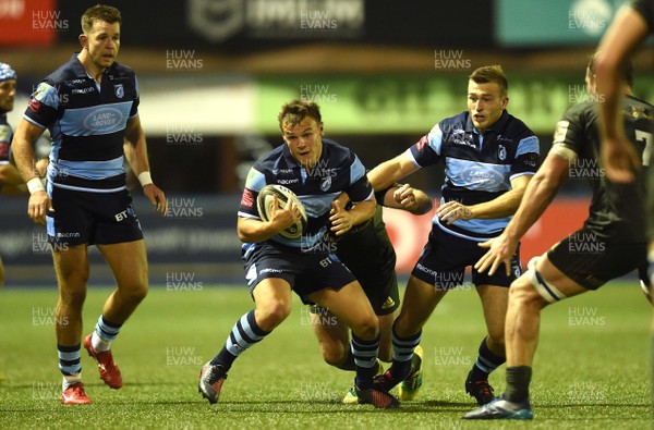 310818 - Cardiff Blues v Leinster - Guinness PRO14 - Jarrod Evans of Cardiff Blues gets into space