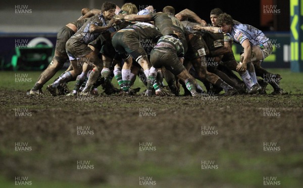 010213 - Cardiff Blues v London Irish, LV= Cup - Cardiff Blues and London Irish scrum down in the mud at Cardiff Arms Park