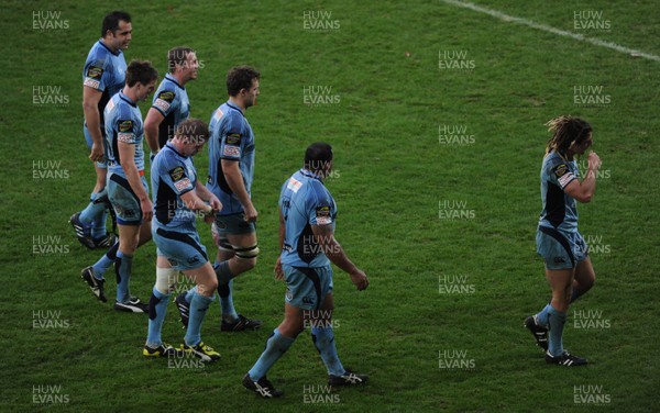 15.11.09 - Cardiff Blues v London Irish - LV= Cup - Cardiff Blues players look dejected. 