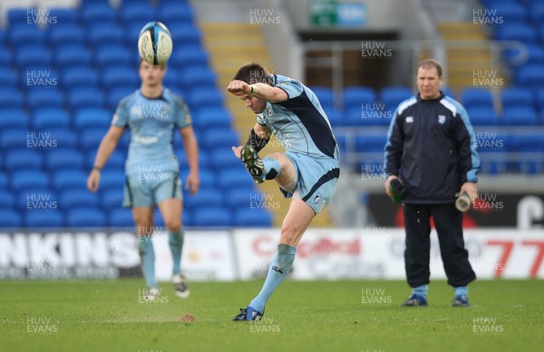 15.11.09... Cardiff Blues v London Irish, LV= Cup. -  Blues' Ceri Sweeney misses with the final kick of the match which won have won the game 