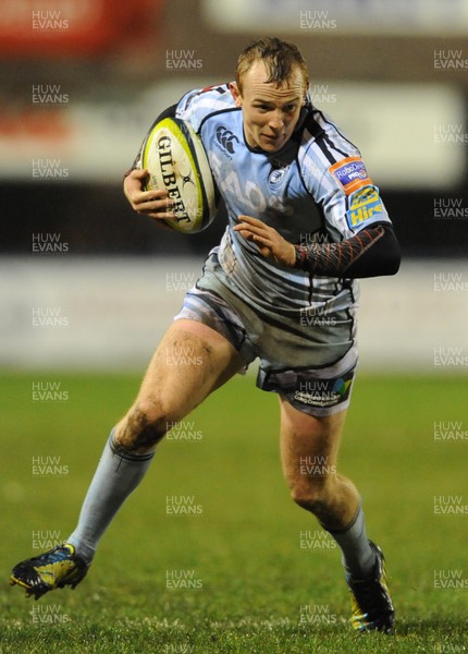 091112 - Cardiff Blues v London Wasps - LV= Cup -Dan Fish of Cardiff Blues