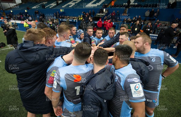 190119 -  Cardiff Blues v Lyon, European Champions Cup - Cardiff Blues players huddle together at the end of the match