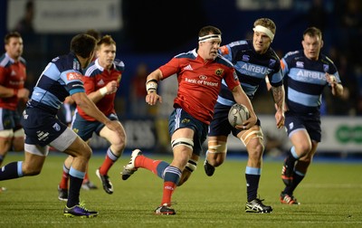 011114 - Cardiff Blues v Munster - Guiness PRO12 -Robin Copeland of Munster is chased down by Jarrad Hoeata of Cardiff Blues