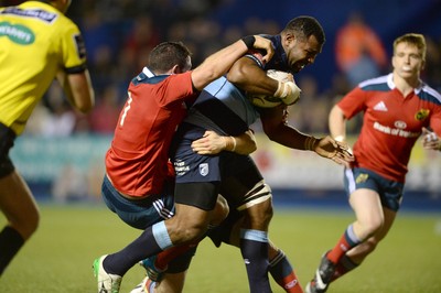 011114 - Cardiff Blues v Munster - Guiness PRO12 -Manoa Vosawai of Cardiff Blues beats tackle by Paddy Butler of Munster to score try