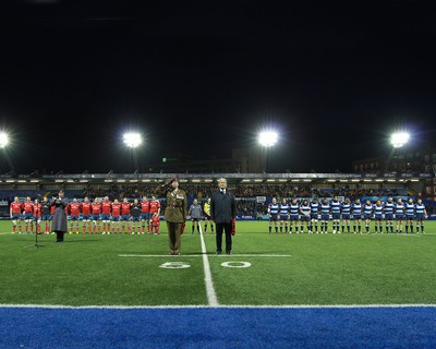 011114 - Cardiff Blues v Munster - GuinnessPro12 -Players of The Blues and Munster pay their respects 