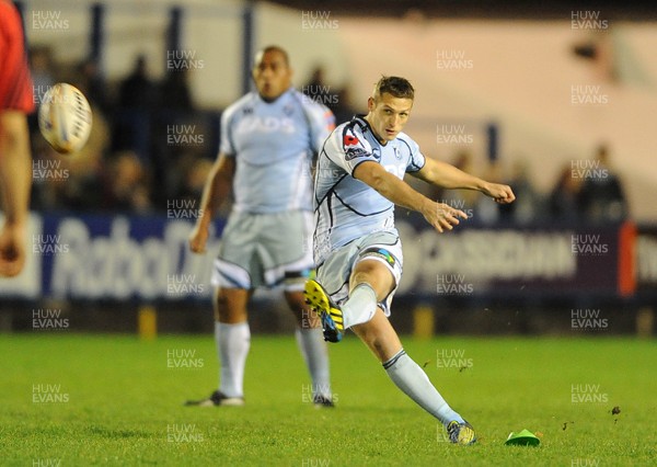 021112 - Cardiff Blues v Munster - RaboDirect PRO12 -Jason Tovey of Cardiff Blues kicks at goal