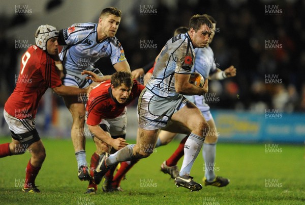 021112 - Cardiff Blues v Munster - RaboDirect PRO12 -Dafydd Hewitt of Cardiff Blues runs in to score try