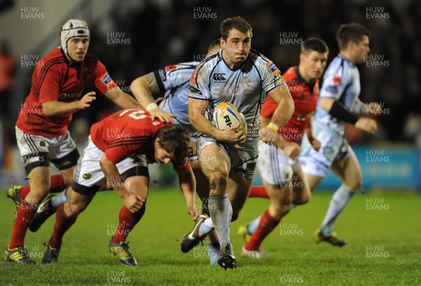 021112 - Cardiff Blues v Munster - RaboDirect PRO12 -Dafydd Hewitt of Cardiff Blues runs in to score try