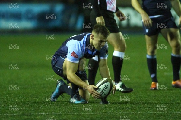 021119 - Cardiff Blues v Munster - GuinnessPRO14 - Jarrod Evans of Cardiff Blues lines up  kick at goal 