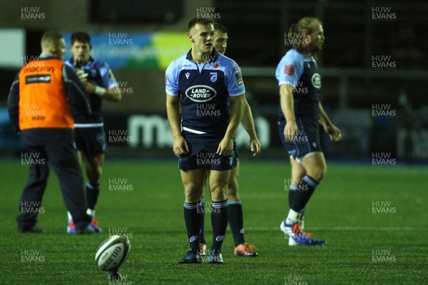 021119 - Cardiff Blues v Munster - GuinnessPRO14 - Jarrod Evans of Cardiff Blues lines up kick at goal 