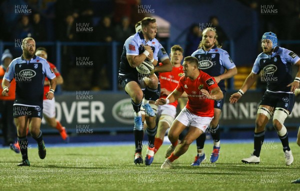 021119 - Cardiff Blues v Munster, Guinness PRO14 - Will Boyde of Cardiff Blues claims the ball