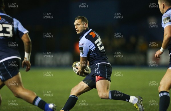 021119 - Cardiff Blues v Munster, Guinness PRO14 - Jason Tovey of Cardiff Blues feeds the ball out