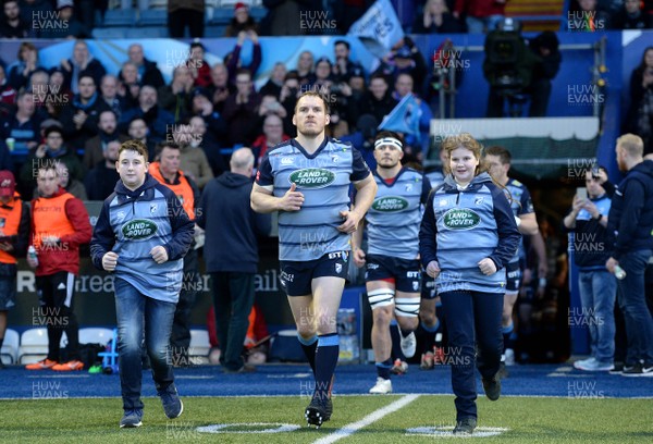 170218 - Cardiff Blues v Munster - Guinness PRO14 - Gethin Jenkins of Cardiff Blues leads out his side with mascots