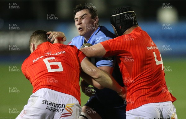 260221 - Cardiff Blues v Munster, Guinness PRO14 - Seb Davies of Cardiff Blues takes on Jack O’Donoghue of Munster and Jean Kleyn of Munster